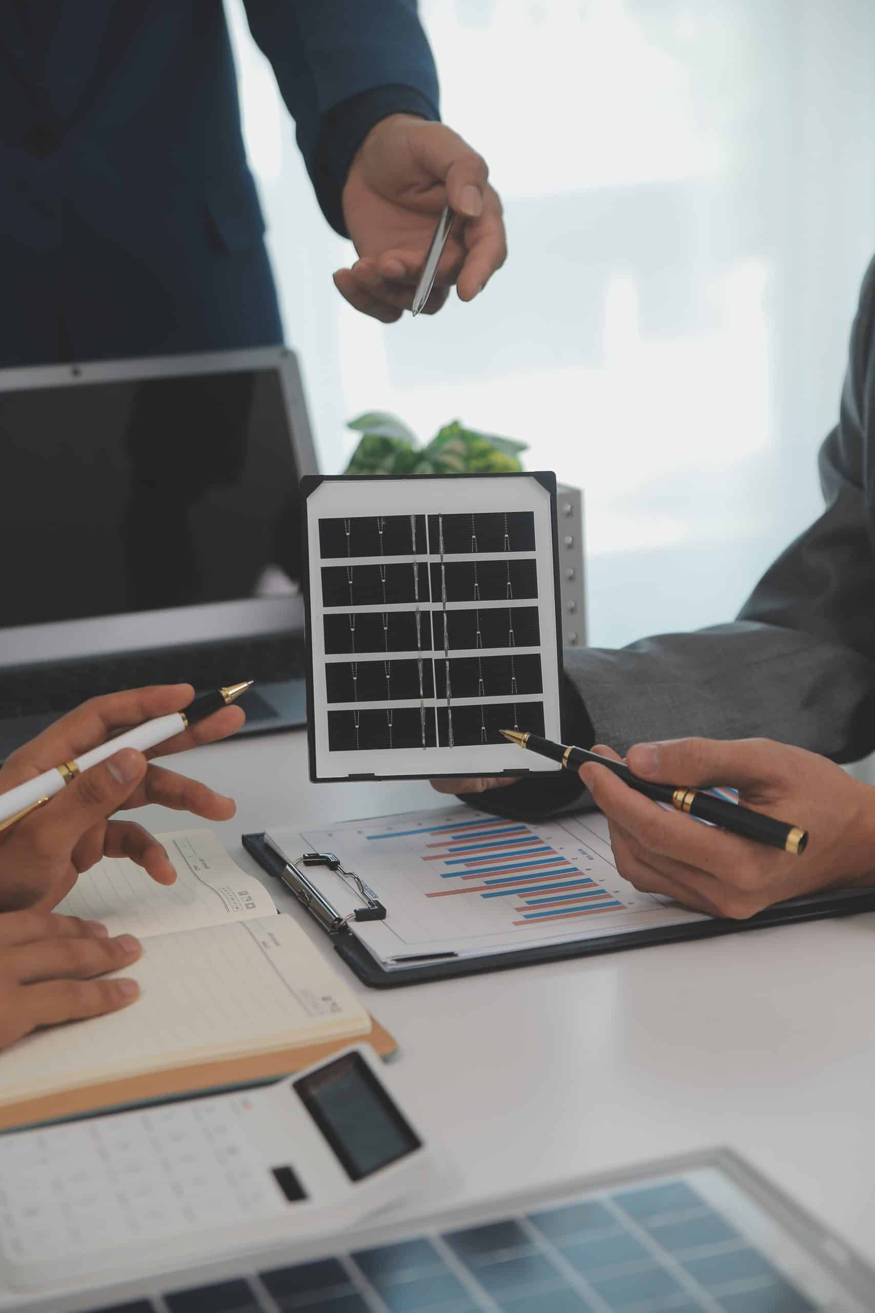 Consultoría y asesoría energética con análisis de consumo y soluciones solares personalizadas