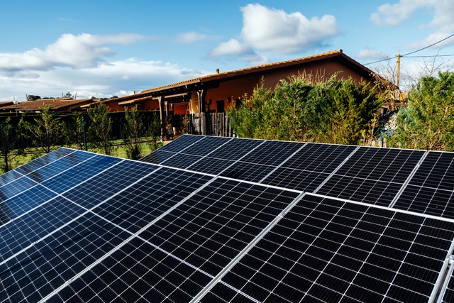 Instalación fotovoltaica en vivienda unifamiliar para autoconsumo eléctrico residencial