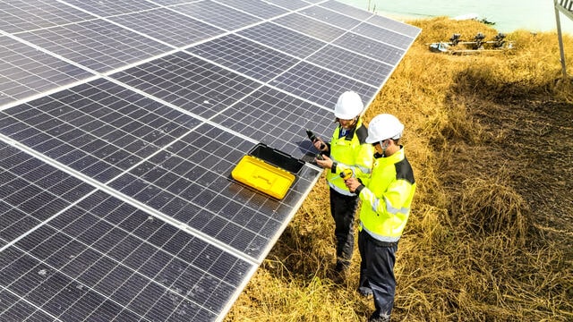Mantenimiento fotovoltaico con revisión técnica y control de producción en instalación solar