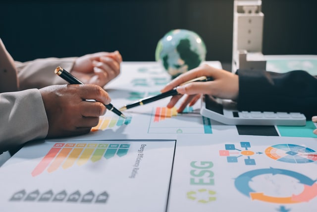 Análisis de contratos energéticos para optimizar costes y mejorar la eficiencia energética